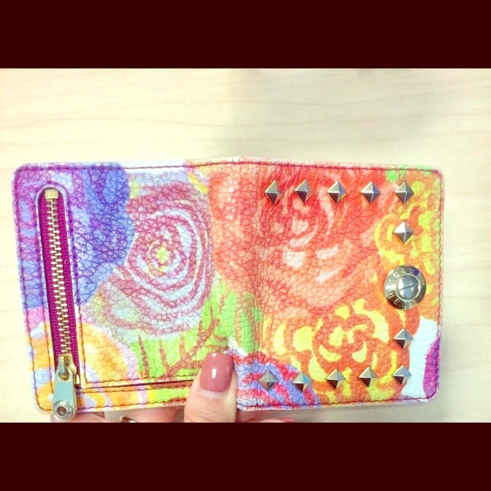 Henri Bendel Wallet